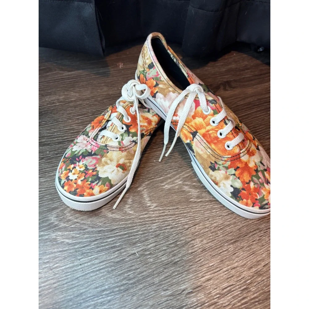 Vans Authentic Lo Pro Floral Tapestry Canvas Sneakers Kids Size 2.5 Multi-Color